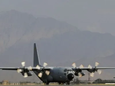 В Афганістані відкрили стрілянину по італійському літаку, що вилітав з Кабула