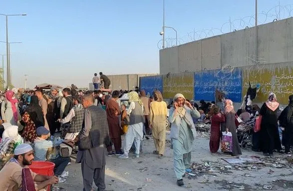 Біля східних воріт аеропорту Кабула сталася стрілянина - ЗМІ