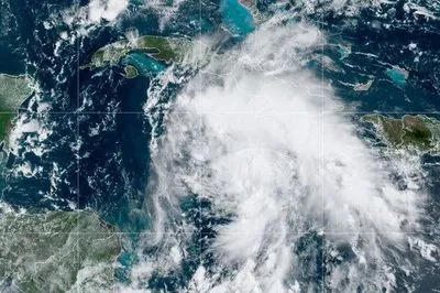 Тропический шторм "Ида", движущейся к США, может стать "самым разрушительным" в сезоне
