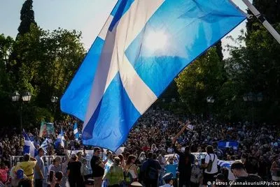 Біля парламенту Греції протестували проти обов'язкових щеплень