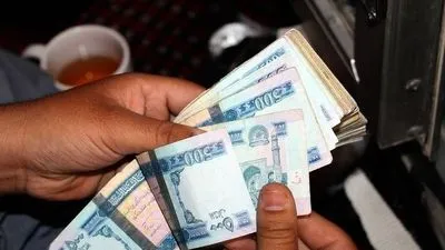 Цетральний банк Афганістану обмежив зняття коштів до 200 доларів на тиждень