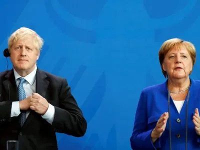Меркель и Джонсон обсудили стратегию по Афганистану