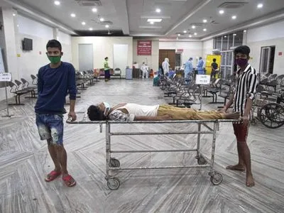 СМИ: на севере Индии от неизвестной лихорадки погибли уже 68 человек, большинство из них дети