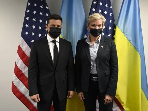 Зеленский хочет начать консультации Украина-Германия-США по газу