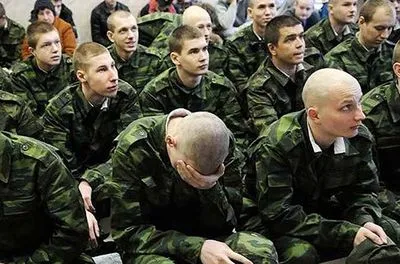 Оккупанты в Крыму незаконно осудили 10 жителей за отказ от службы в армии России