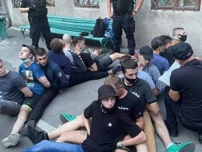 Участников массовых беспорядков во время ЛГБТ-прайда в Одессе отправили под домашний арест