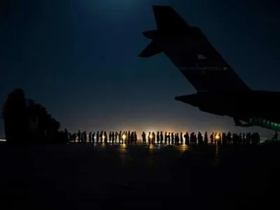 Останній військовий США в Афганістані, таліби заходять в аеропорт Кабула: історичні кадри