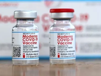 В Японии снова обнаружили примеси в вакцинци Moderna