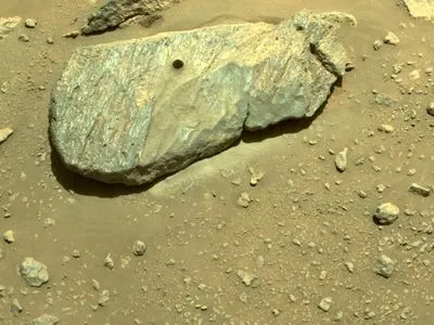 Марсоход Perseverance добыл первый образец почвы с планеты