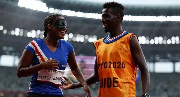 Паралимпийские игры: бегунья из Кабо-Верде получила предложение руки и сердца