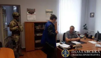 Обыски в городском совете Полтавы: чиновников поймали на взятке