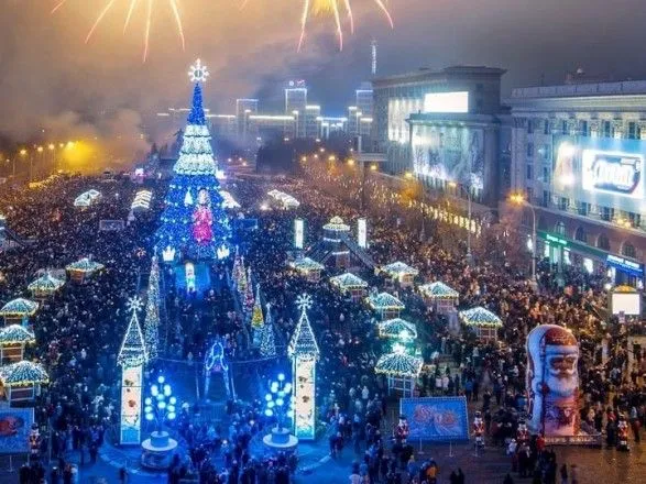 Терехов планирует потратить более 4 млн грн на новогоднюю елку