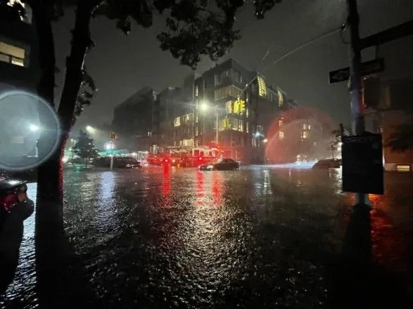 Ураган "Ида": Нью-Йорк объявил режим ЧС из-за сильного наводнения