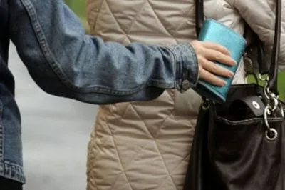 День города в Одессе: карманник обокрал двух женщин на Потемкинской лестнице