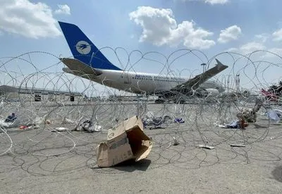 В США закликали Держсекретаря Блінкена дозволити приватні евакуаційні рейси з Афганістану