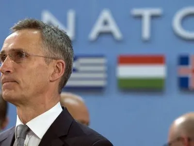 Столтенберг: створення Євросоюзом власних збройних сил може роз'єднати Європу і НАТО