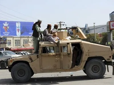У Кабулі таліби забороняють журналістам знімати протести