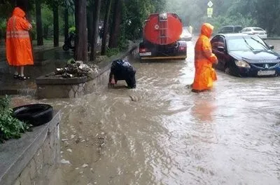 Потопы в Крыму: пострадали более 2500 человек