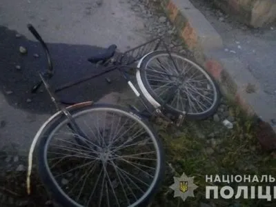 На Харківщині поїзд переїхав підлітка на велосипеді