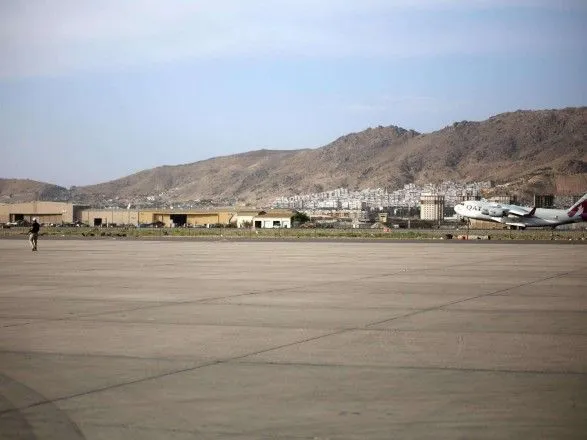 СМИ: в аэропорту Кабула приземлился самолет ВВС Казахстана для эвакуации 200 граждан США