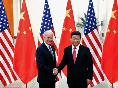 Байден и Си Цзиньпин провели телефонный разговор: о чем шла речь