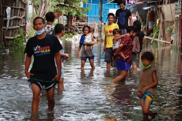 Тайфун "Чанту" вызвал наводнение на севере Филиппин: тысячи человек эвакуированы