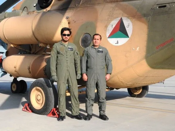 afganski-piloti-vikrali-amerikansku-aviatekhniku-pid-chas-vtechi-z-afganistanu-wsj