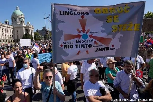 В столице Сербии прошли массовые протесты в защиту окружающей среды