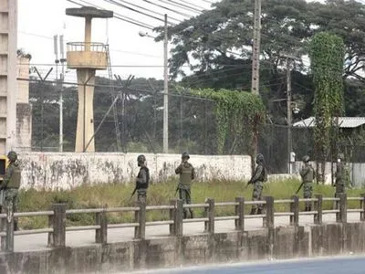 В Еквадорі невідомі атакували в'язницю за допомогою дронів з вибухівкою