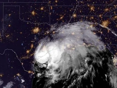 Шторм "Николас" усилился до урагана: под угрозой оказались Техас и Луизиана