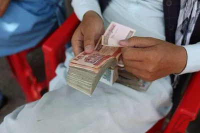 В афганских банках заканчиваются доллары - СМИ