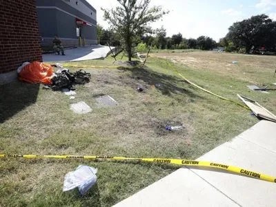 В Техасі військовий літак впав в житловому районі міста, є постраждалі