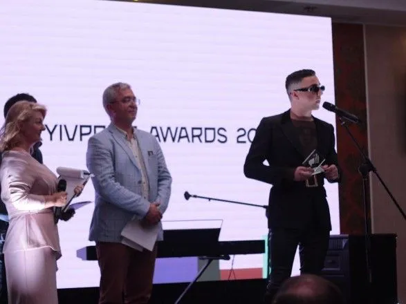 В Украине впервые вручили KyivPride Awards: среди награжденных MELOVIN