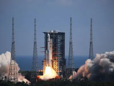 Китай запустив до орбітальної станції вантажний корабель "Тяньчжоу-3"