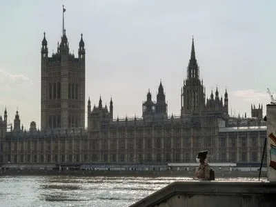 Британия предъявила обвинения третьему подозреваемому в деле об отравлении Скрипалей