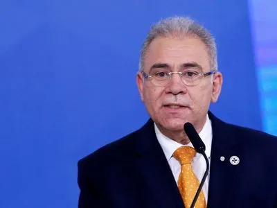 Министр здравоохранения Бразилии заболел коронавирусом, сопровождая Болсонару в Нью-Йорке