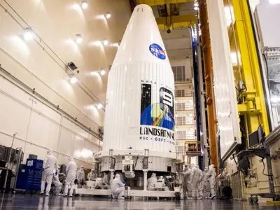 NASA в понедельник запускает самый мощный спутник в серии Landsat