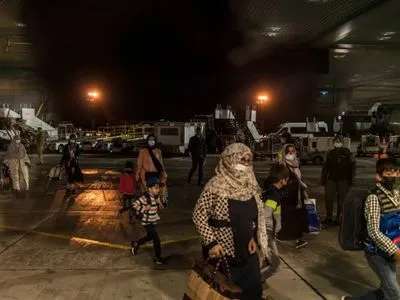 Талибы требовали признать их и угрожали забрать самолет: NYT об украинской спасательной операции из Кабула