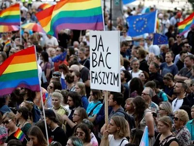 Чтобы не потерять деньги: три региона Польши отменили резолюции о так называемых "зонах, свободных от ЛГБТ"