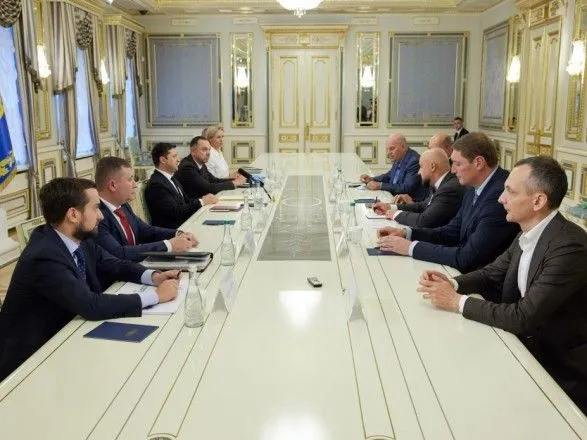 Зеленский встретился с президентом ФИБА Европа: говорили о заявке Украины на проведение Евробаскета-2025