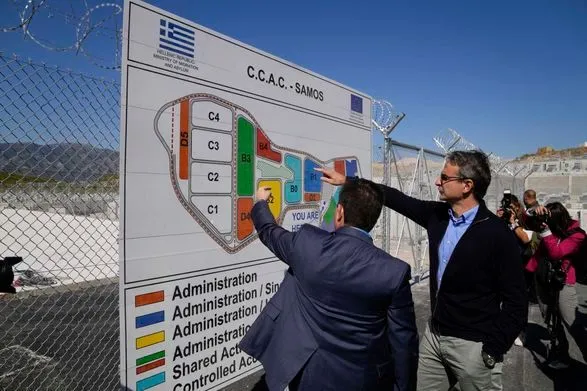 Греція відкрила новий великий табір для мігрантів на острові Самос