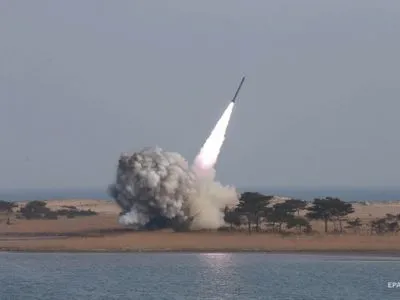 КНДР запустила зенітну ракету