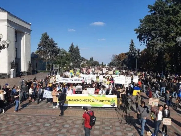 У столиці проходить “Марш за Київ” : правопорушень не зафіксували