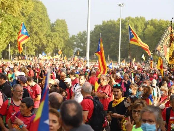 В Барселоне сторонники независимости Каталонии вышли на улицы города