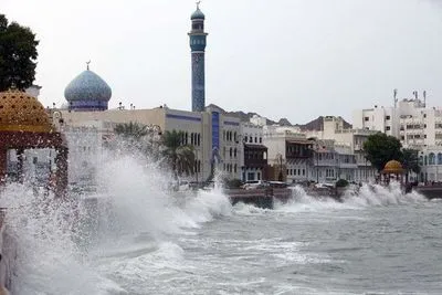 Оман евакуює населення через тропічний шторм "Шахін"
