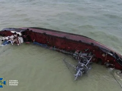 Дело танкера "Delfi": командиру корабля морской охраны сообщили о подозрении