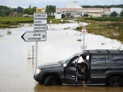 В шести департаментах Франции объявили повышенный уровень тревоги из-за сильных дождей