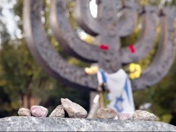Президент Израиля вылетел в Киев на мероприятия к годовщине трагедии Бабьего Яра