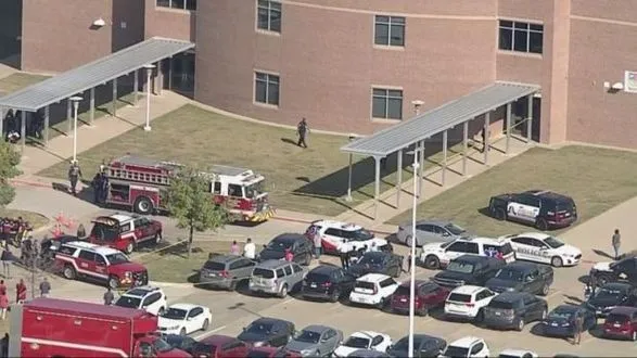 В Техасе устроили стрельбу в школе: есть информация о многих раненых и убитого учителя