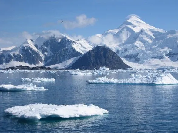 v-antarktidi-zafiksuvali-naynizhchu-temperaturu-za-chas-sposterezhennya